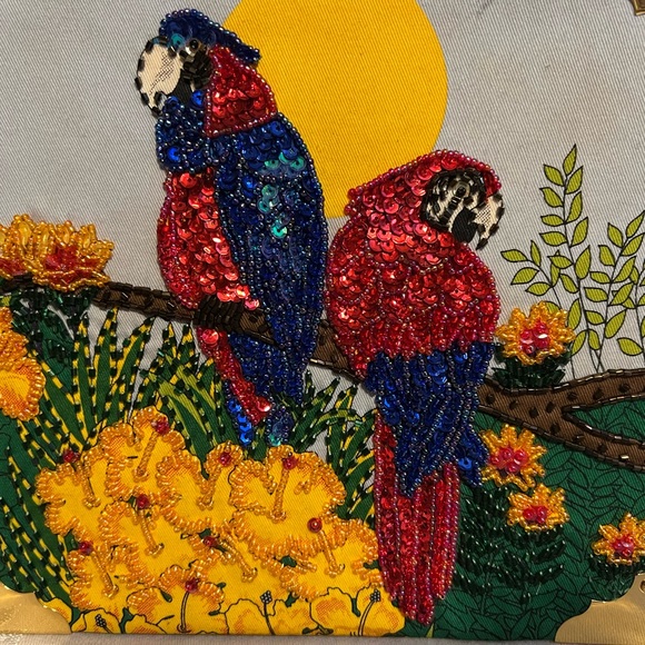 Genuine cigar box bag with two red and blue beaded parrots and beaded flowers - Picture 3 of 12